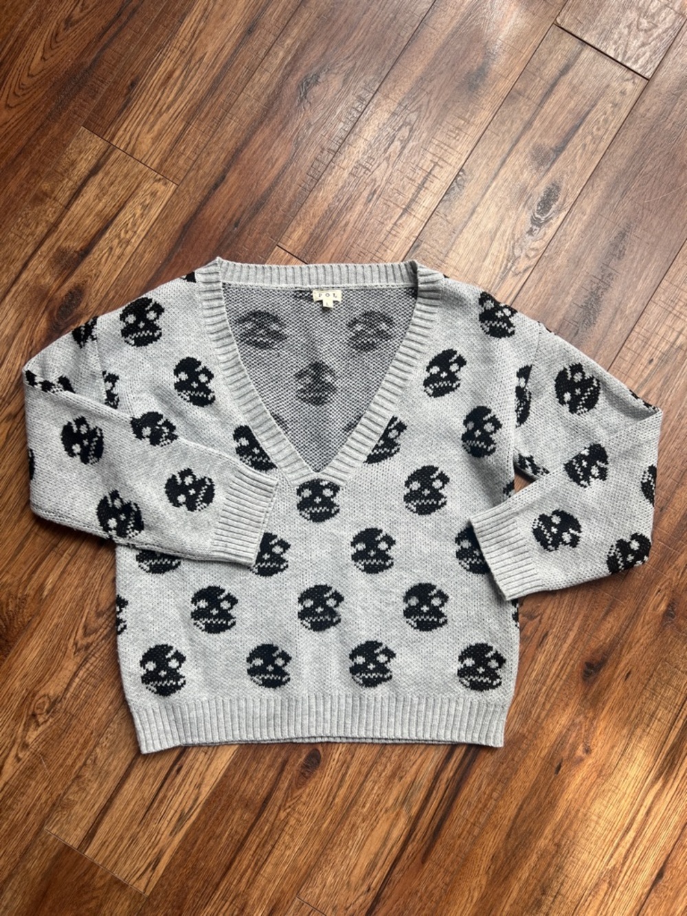 POL Gray V-Neck Sweater with Black Skull Pattern